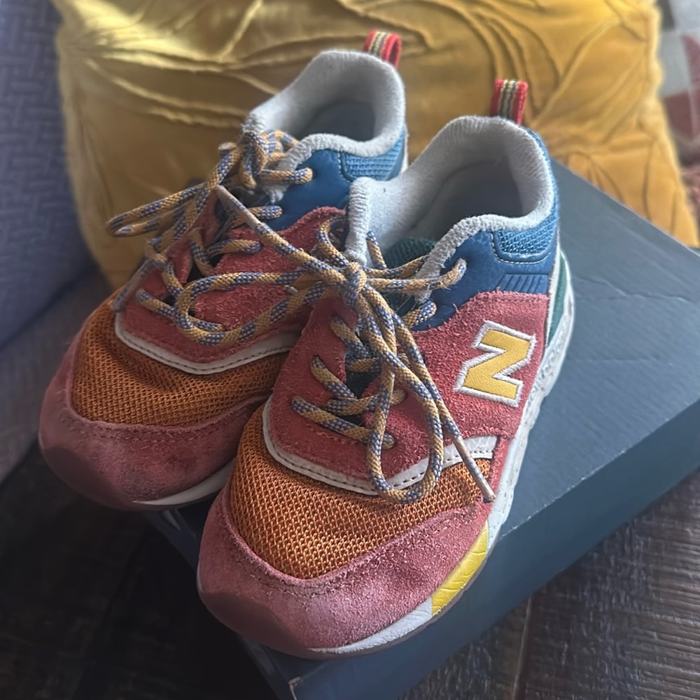 New Balance toddler 10 tennis shoes
